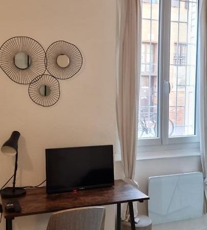 Studio En Rdc - Quai De Garonne - Capitole - Wifi Lägenhet Toulouse Exteriör bild